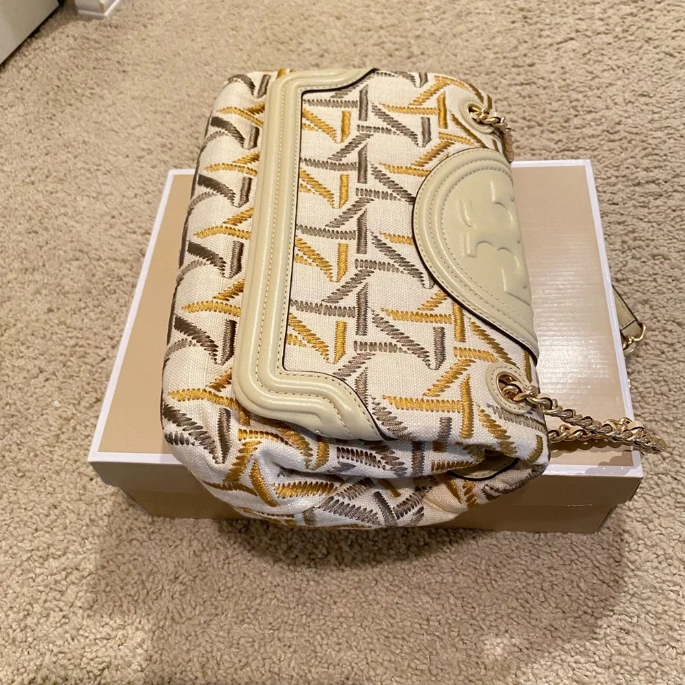 Bag - Picture 2 of 6